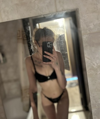 Карина, 24 года, 1 размер груди